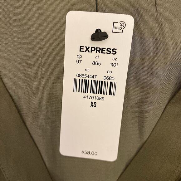 Express Women's Satin V-Neck Cuff Sleeve Top Olive Green Size XS - NWT $58 - Picture 12 of 15